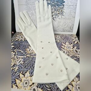 Elegant White Gloves with Silver Accents Brand New